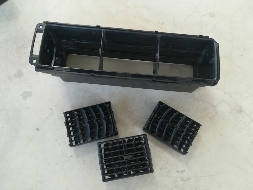 центральный воздуховод — Audi 100 Avant (C3)