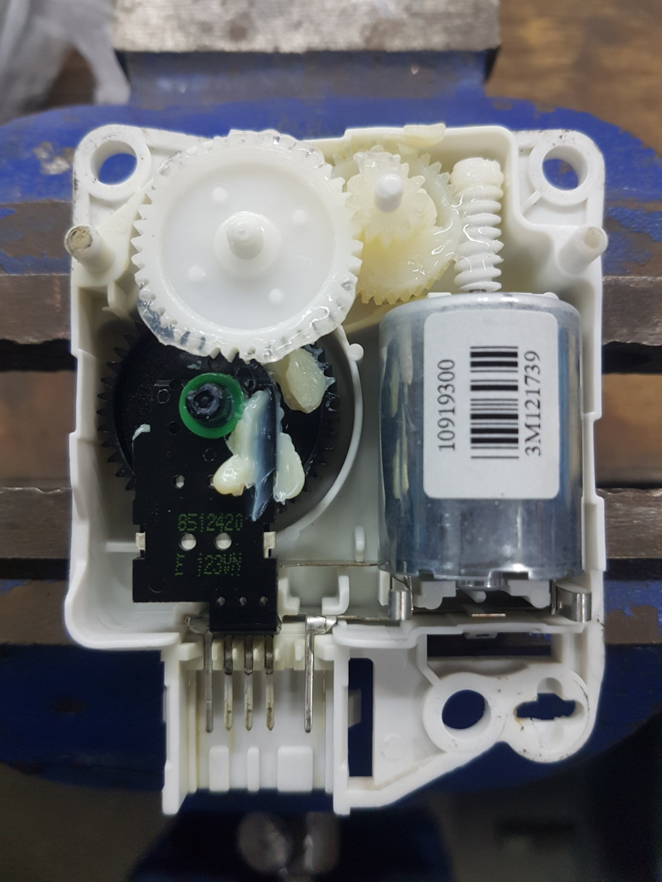 Фото в бортжурнале Nissan Pathfinder (3G)