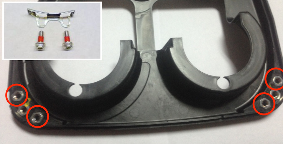 Правая внутренняя крышка грм с креплениями под ограничители и ограничитель. — Subaru Legacy (BL/BP)