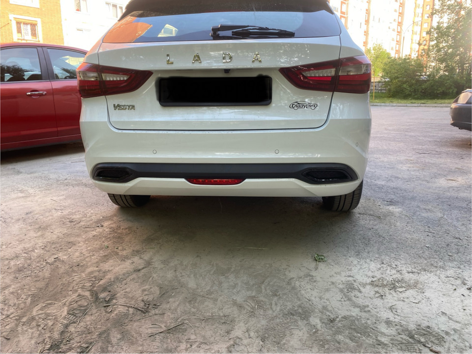 Муляжи выхлопа на машине — Lada Vesta SW (NG)