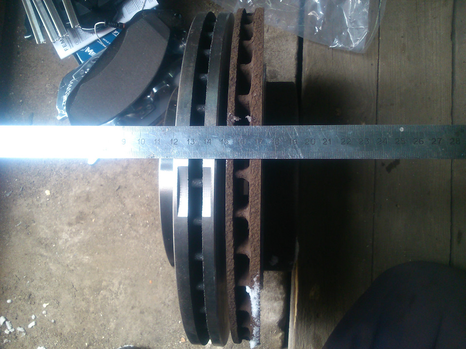 Новый / старый. Все минимальные размеры пройдены пару комлектов колодок назад. — Mercedes-Benz M-Class (W163)