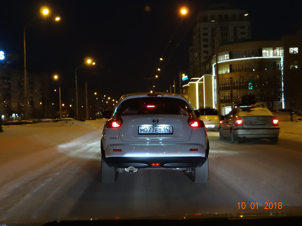 20. Juke — Nissan Juke (1G). Запчасти на фото: 10012018