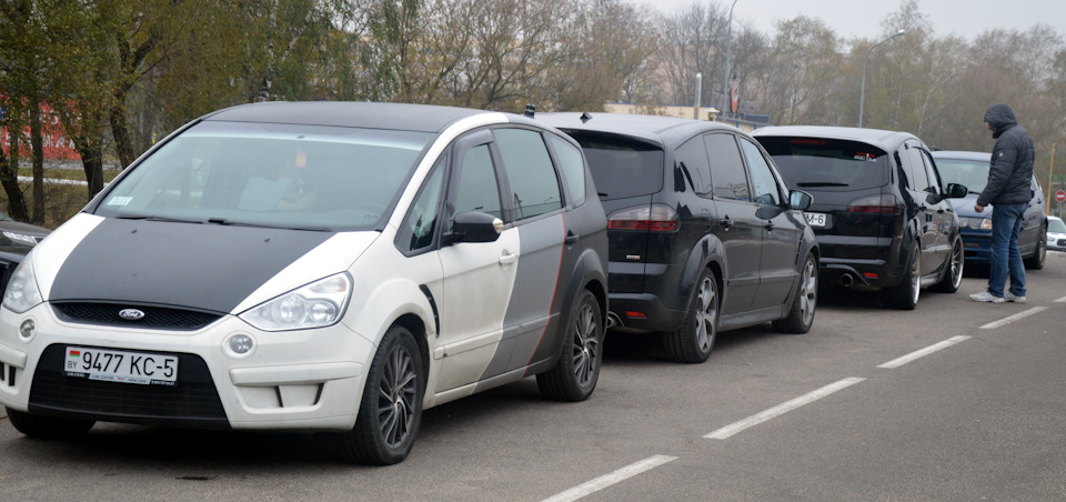 Мы с Серегой и Алексом, заглянули к Диллеру, пообщались — Ford S-Max (1G)