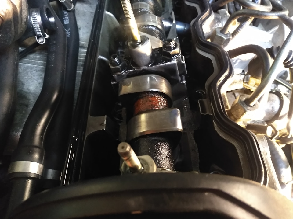 Кулачки 1го цилиндра смотрят вверх — Audi A6 Avant (C4)