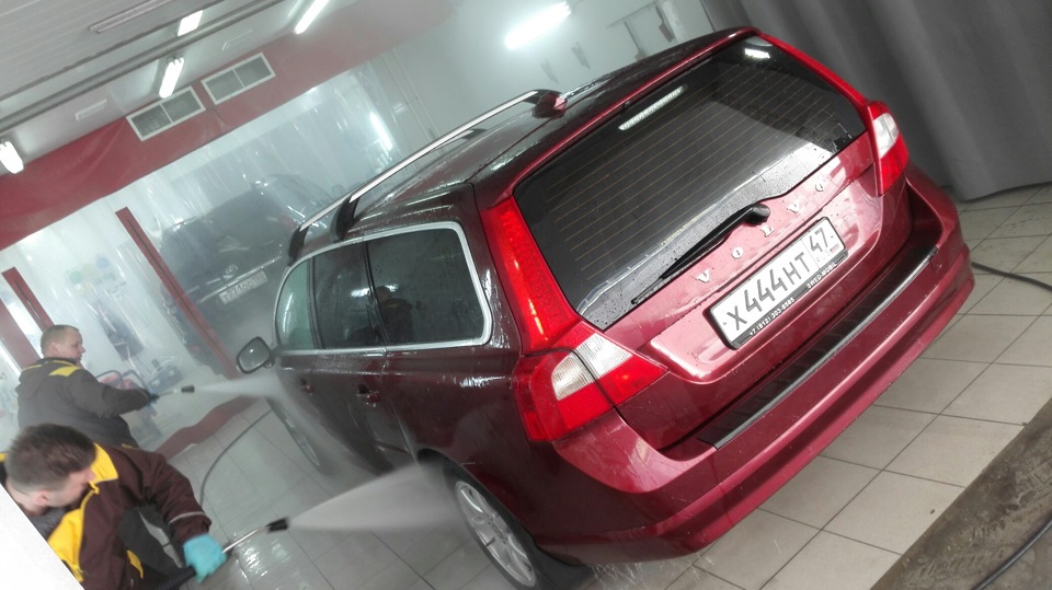 Фото в бортжурнале Volvo V70 III