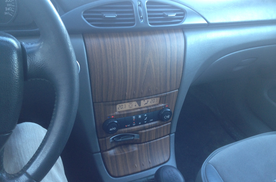Фото в бортжурнале Renault Laguna II