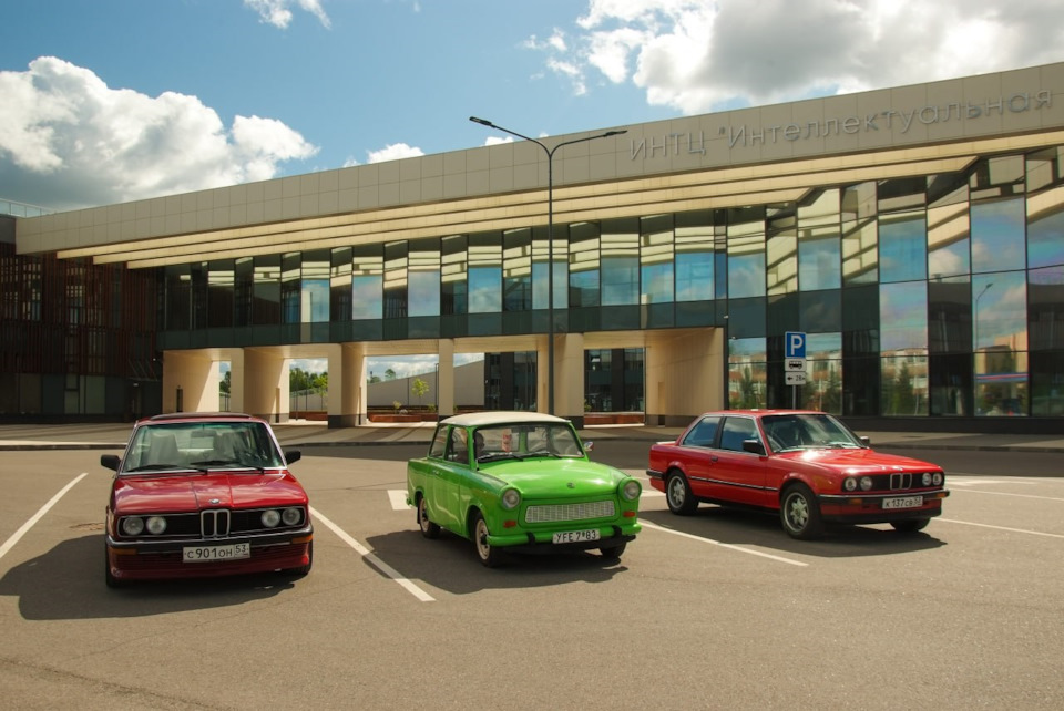 Встречи с cars&coffe у нас в городе — BMW 5 series (E12)