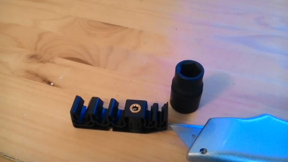 Крепеж для торм трубок и спец головка для разборки торм суппорта заднего — Opel Astra G