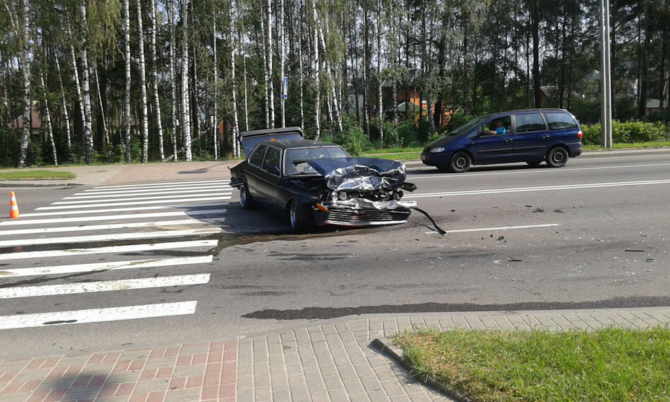Фото в бортжурнале BMW 3 series (E21)