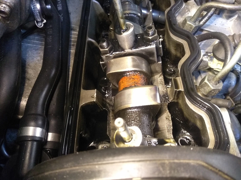 Кулачки 1го цилиндра смотрят вверх — Audi A6 Avant (C4)