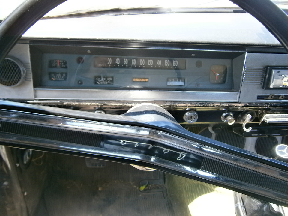 … — Nissan Skyline (R30)