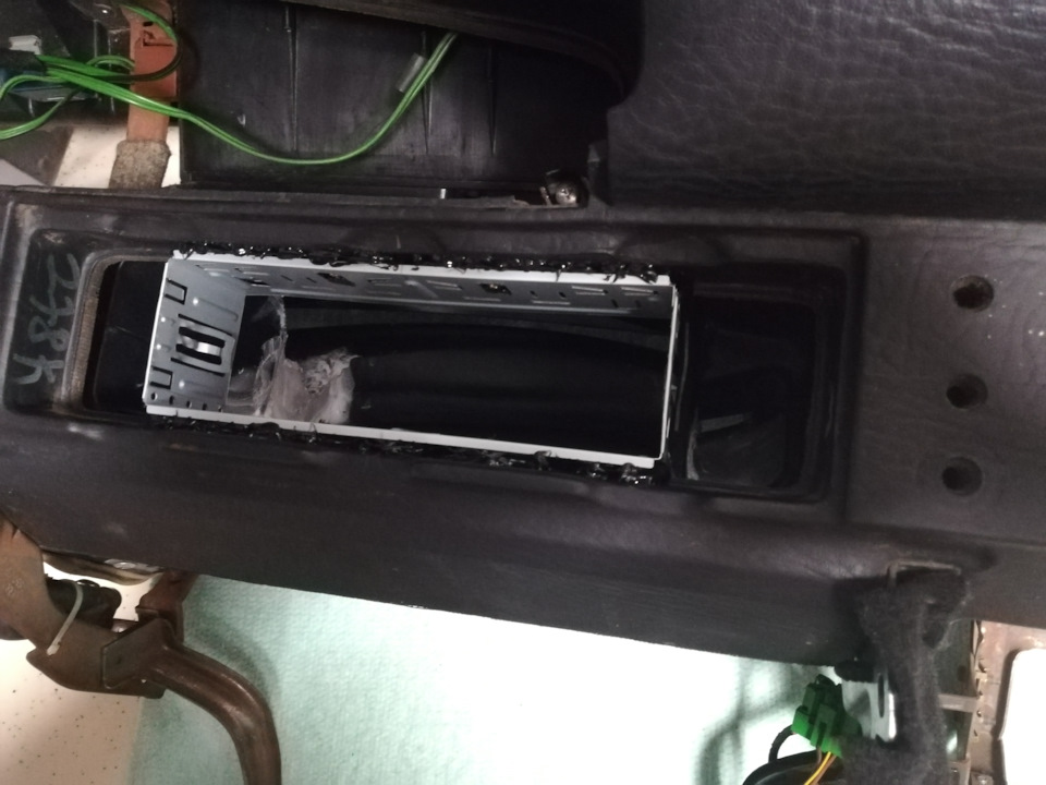 воздуховод и рамка не месте — Audi 100 Avant (C3)