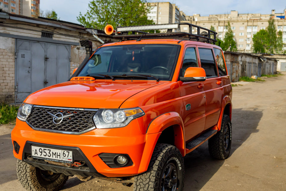 Довольный Рыжий — УАЗ Patriot