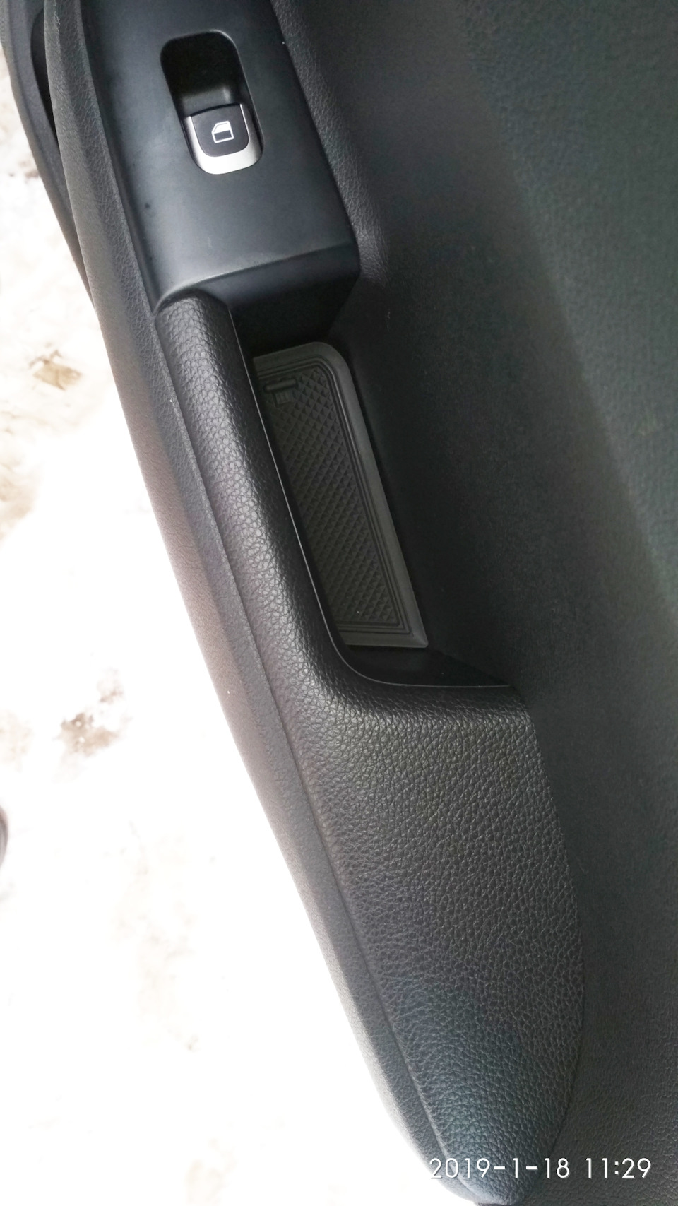Фото в бортжурнале KIA Rio (4G). Запчасти на фото: 2019118