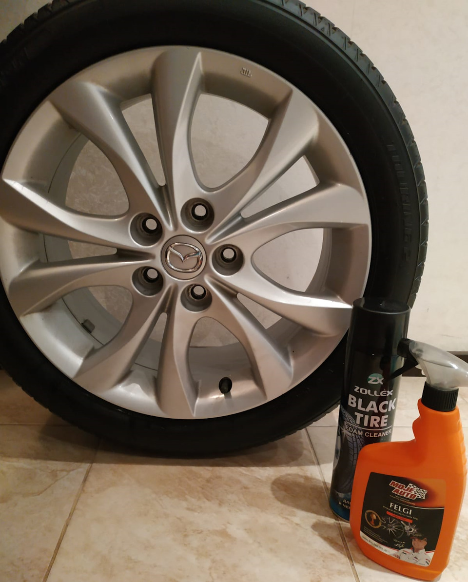 Балончик для резины, в оранжевой средство для мытья литых дисков от налета и т.д. — Mazda 5 (2G)