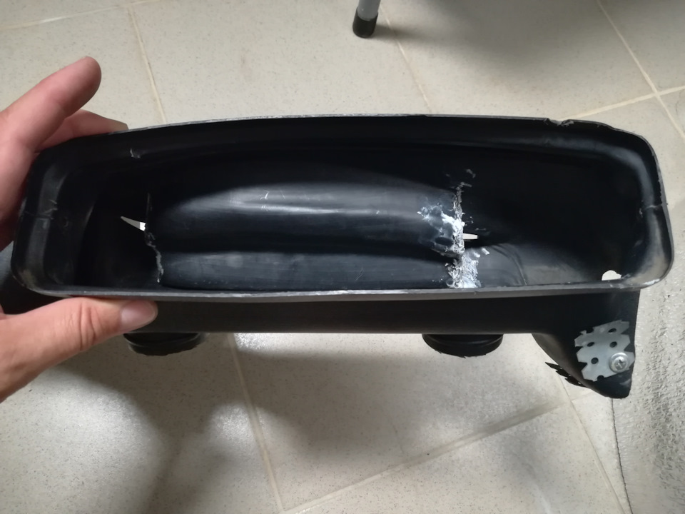 с внутренней стороны — Audi 100 Avant (C3)