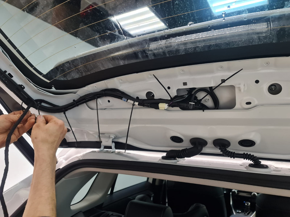 Фото в бортжурнале Toyota RAV4 (5G)