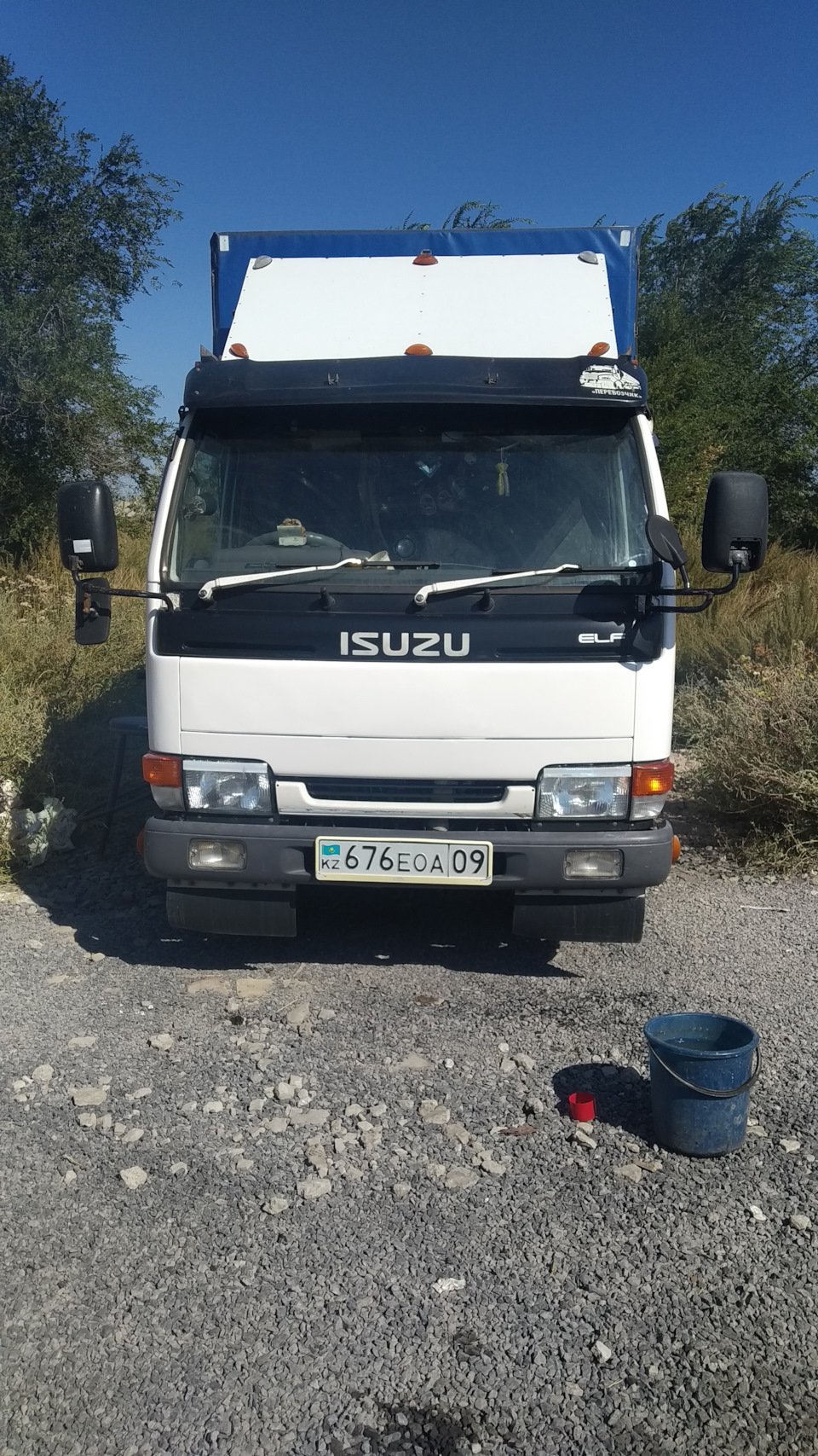 На следующий день всё собрал на место. — Isuzu Elf