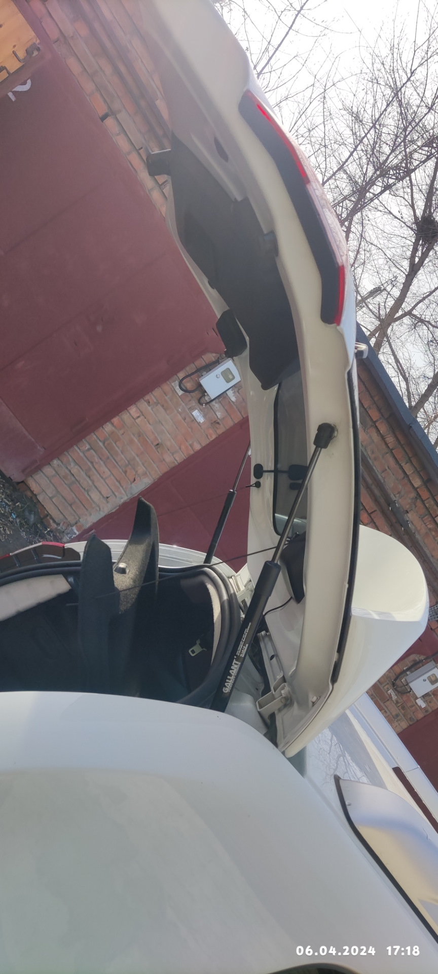 3 На своем рабочем месте. — Nissan Terrano III