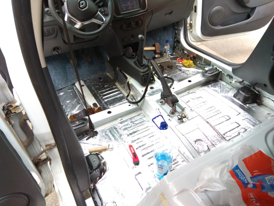 Фото в бортжурнале Renault Logan (2G)