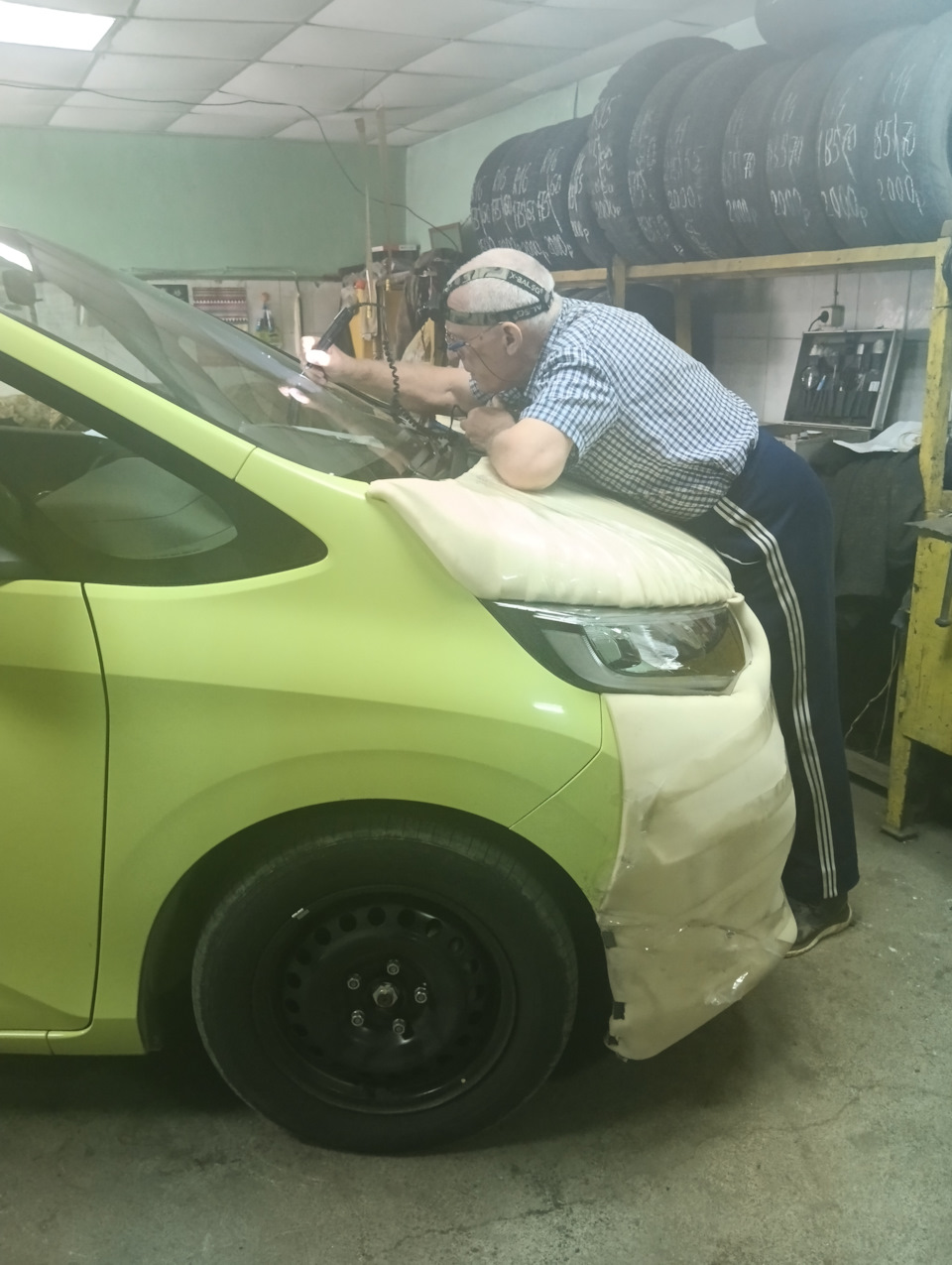 1800 рублей за достаточно серьёзный скол. — Honda Freed (2G)