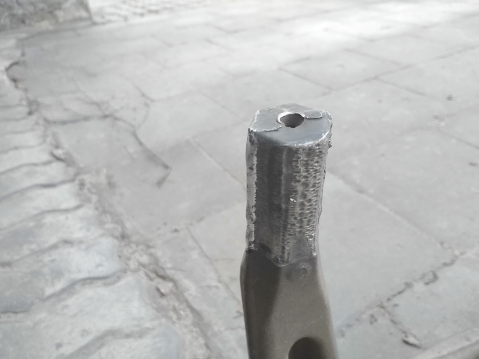 Видно на грани как его подъело. +наваренный шип — Honda Civic Hatchback (8G)