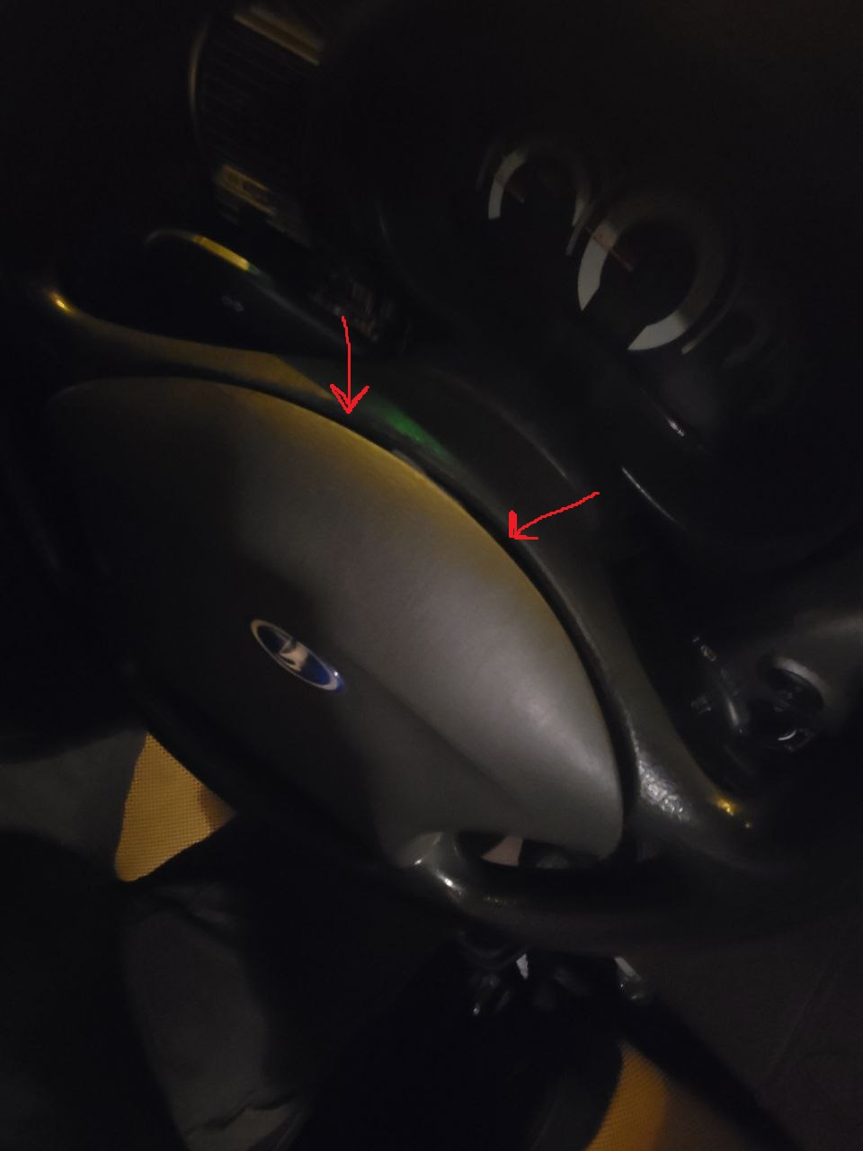 Снятие звукового сигнала с руля — Lada Калина Спорт (1G)