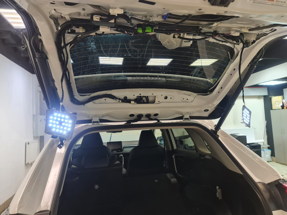 Фото в бортжурнале Toyota RAV4 (5G)