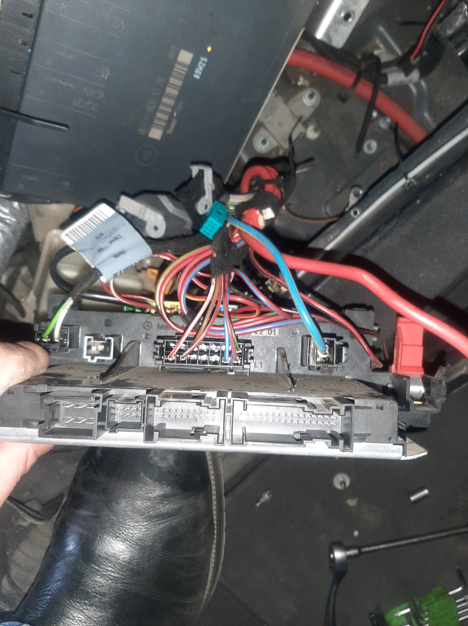 Эти фишки перепутать не возможно при установке! — Mercedes-Benz S-Class (W220)