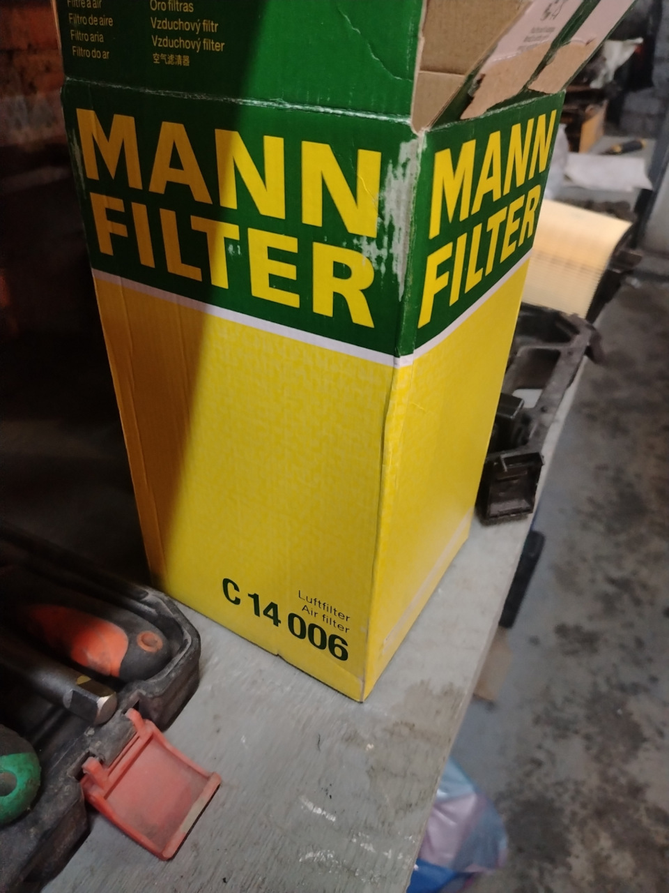 продам 500р или обменяю на плоский — Mercedes-Benz C-Class (W205). Запчасти на фото: C14006