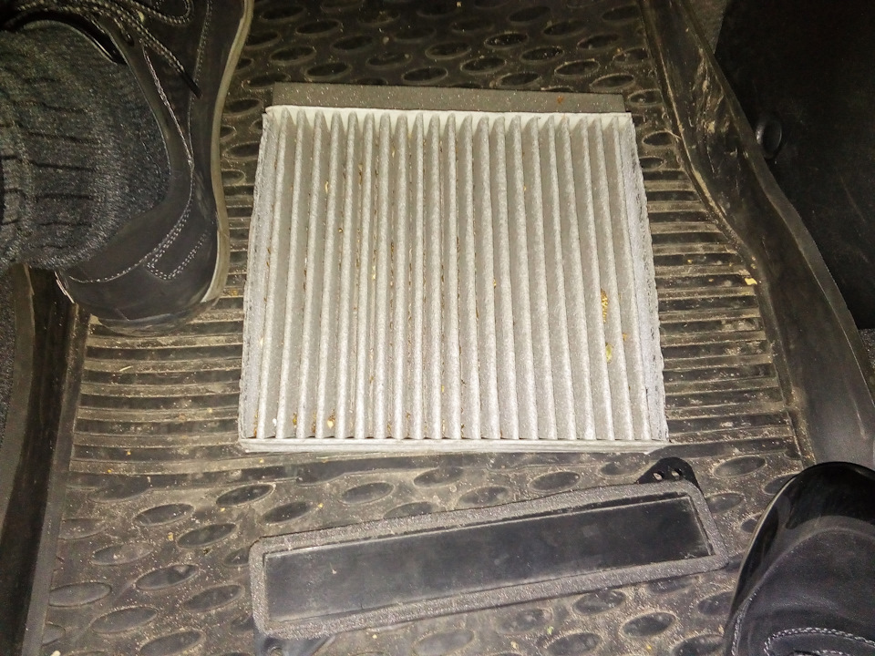 Старый фильтр Zekkert IF-3293K — Mitsubishi Lancer IX. Запчасти на фото: IF3293K