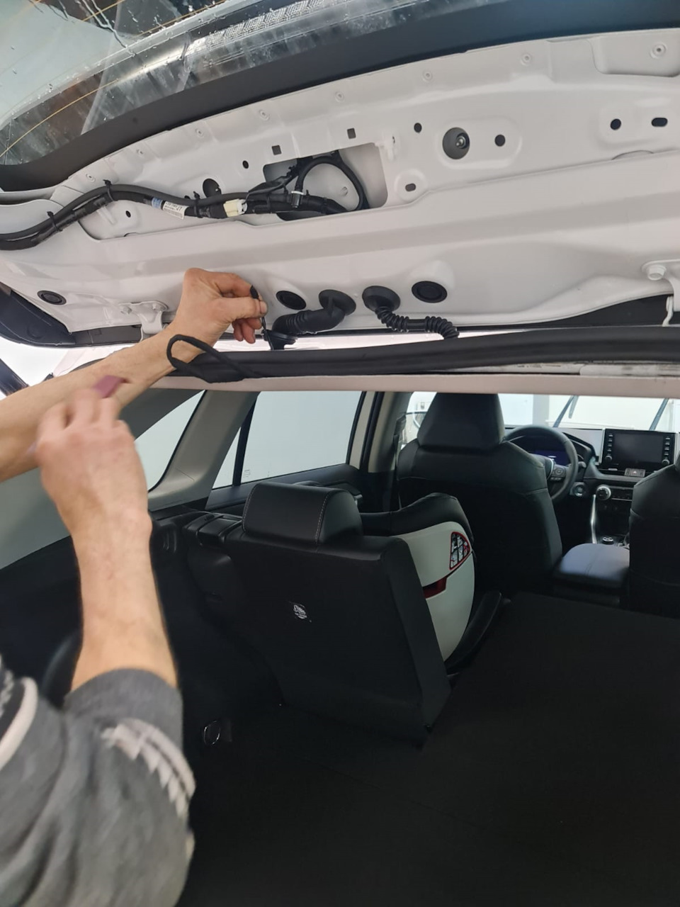 Фото в бортжурнале Toyota RAV4 (5G)