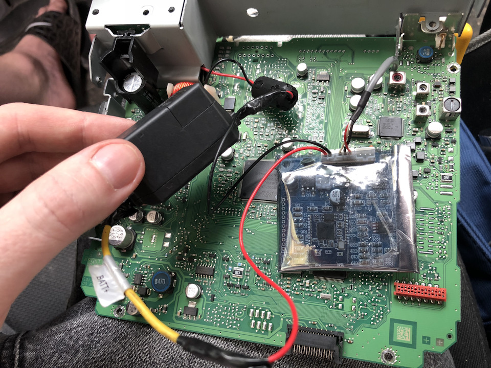 В антистатик не советую запаковывать плату — снижается радиус bluetooth сигнала. Я снял его. — Opel Astra H