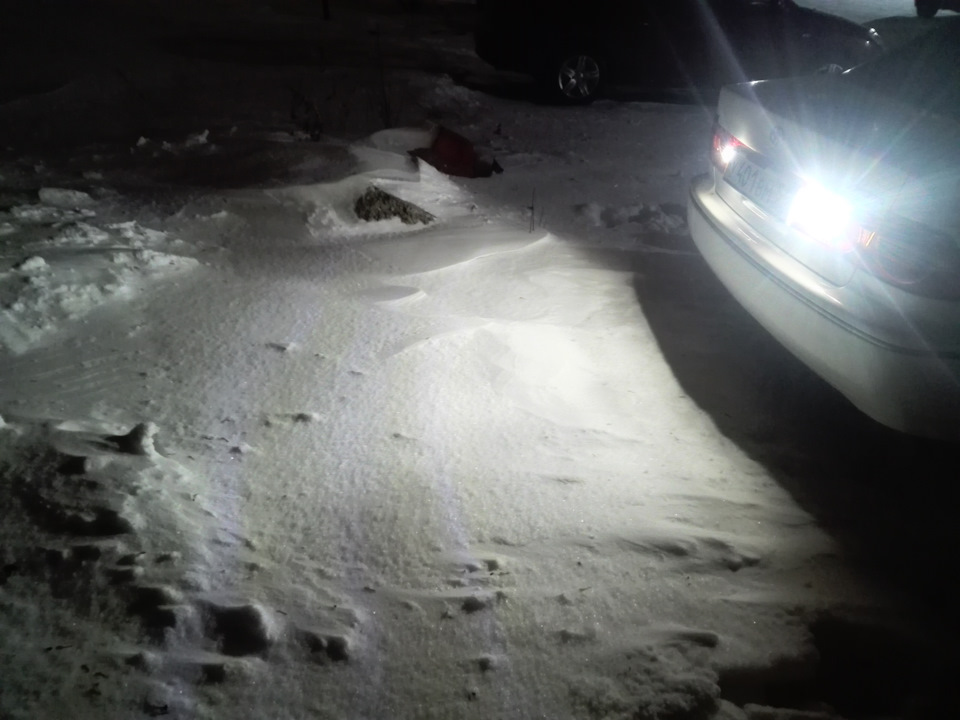 Результат новых светодиодных ламп на улице ночью — Фотография сбоку на снегу. — Toyota Vista (50)