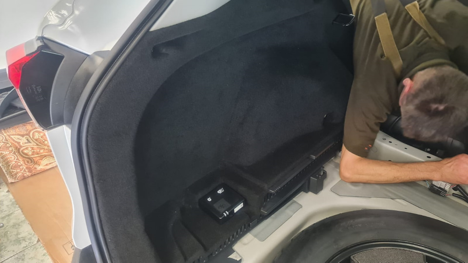 Фото в бортжурнале Toyota RAV4 (5G)