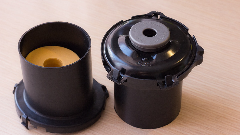 В такой последовательности будут стоять детали на стойке, слева вид снизу, справа сверху. — Chevrolet Lacetti 5D