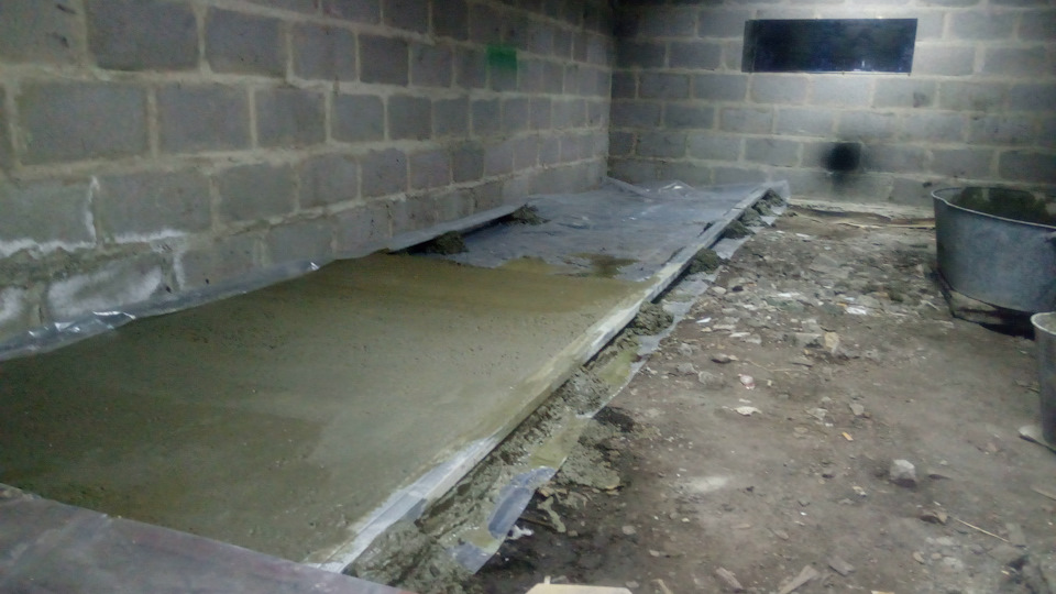 И так, по всей длине гаража. — ГАЗ 24