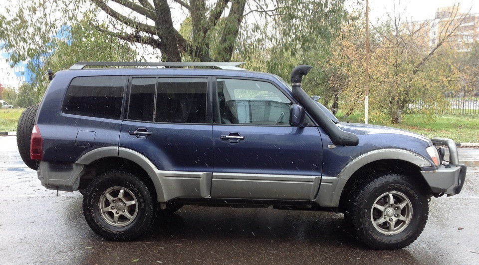 57 сзади, 54 спереди — Mitsubishi Pajero (3G)