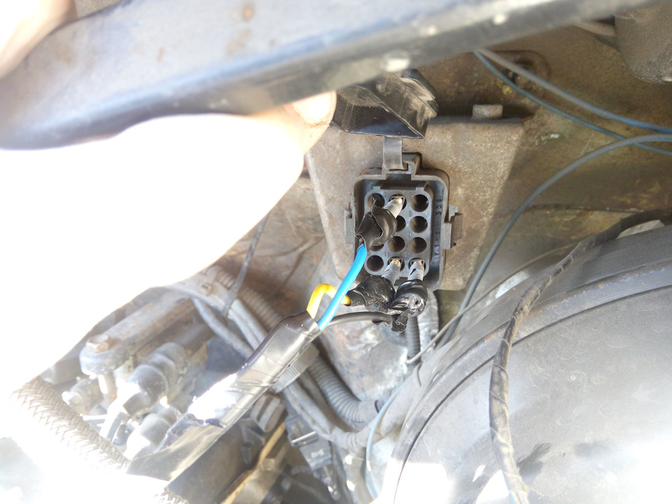 Так выглядит подключение к диагностическому разъему.Знаю, что надо облагородить, сильно не пинайте)) — ГАЗ Соболь