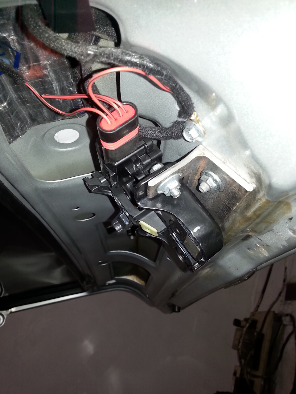 На верх уголка — Lada 2114