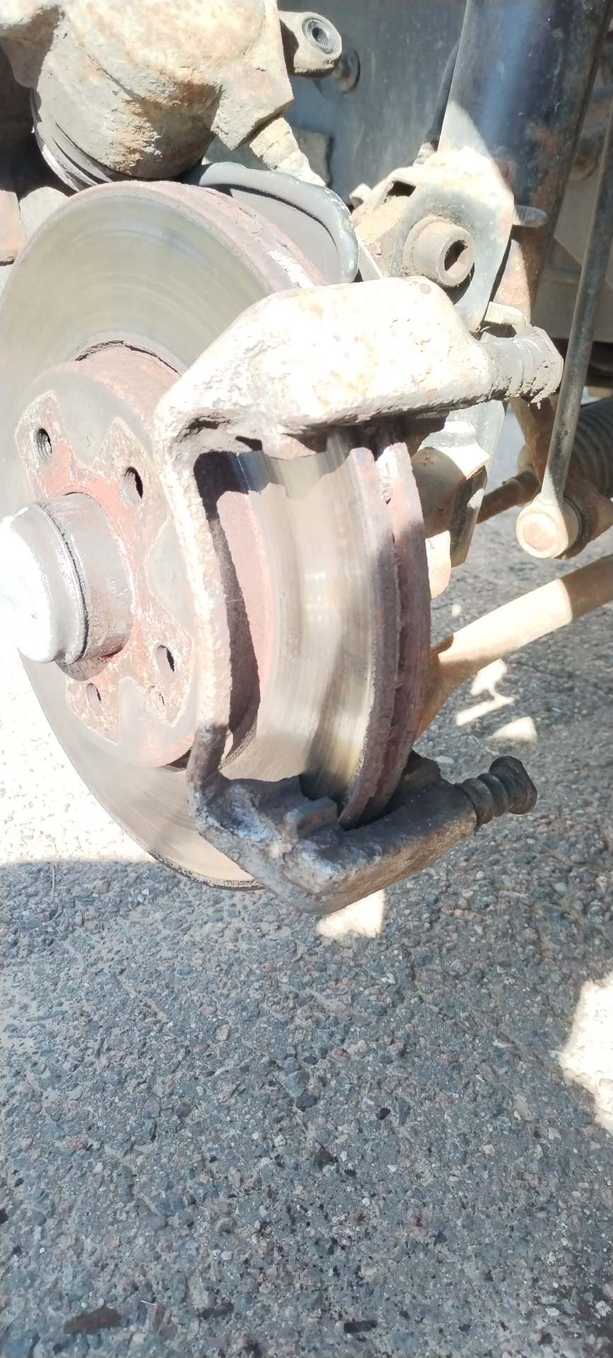 Снял колодки — Mercedes-Benz C-Class (W203)