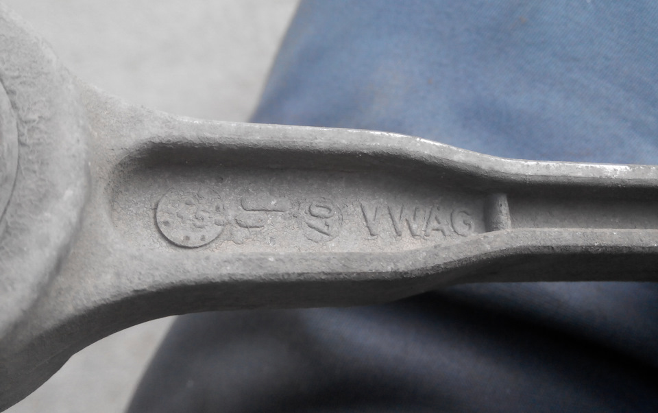 Это старая. На новой подушке надпись VWAG срезана — Skoda Fabia Combi Mk1