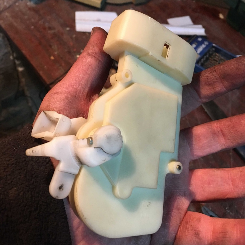 китаец с переставленными лапками — Toyota Harrier (1G)