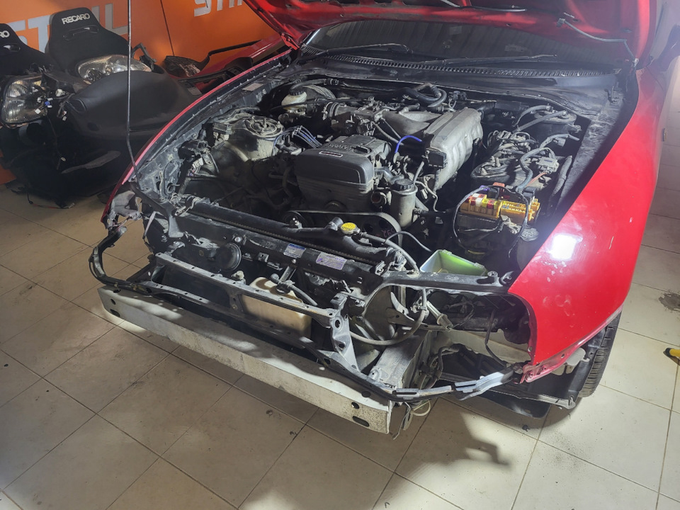 Уже без капота и моськи — Toyota Supra (80)