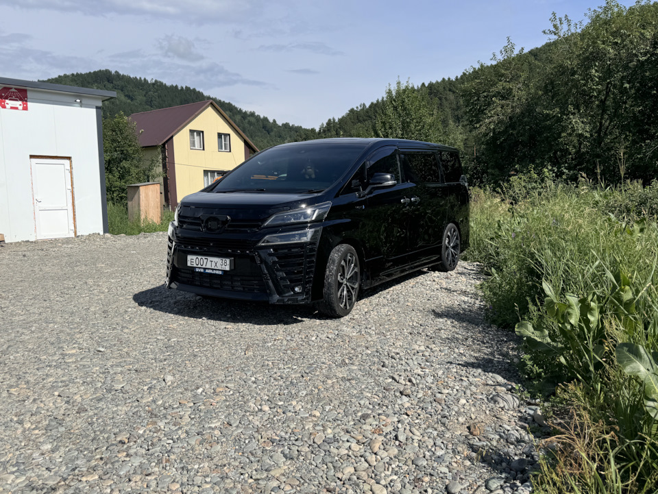 Фото в бортжурнале Toyota Vellfire (2G)