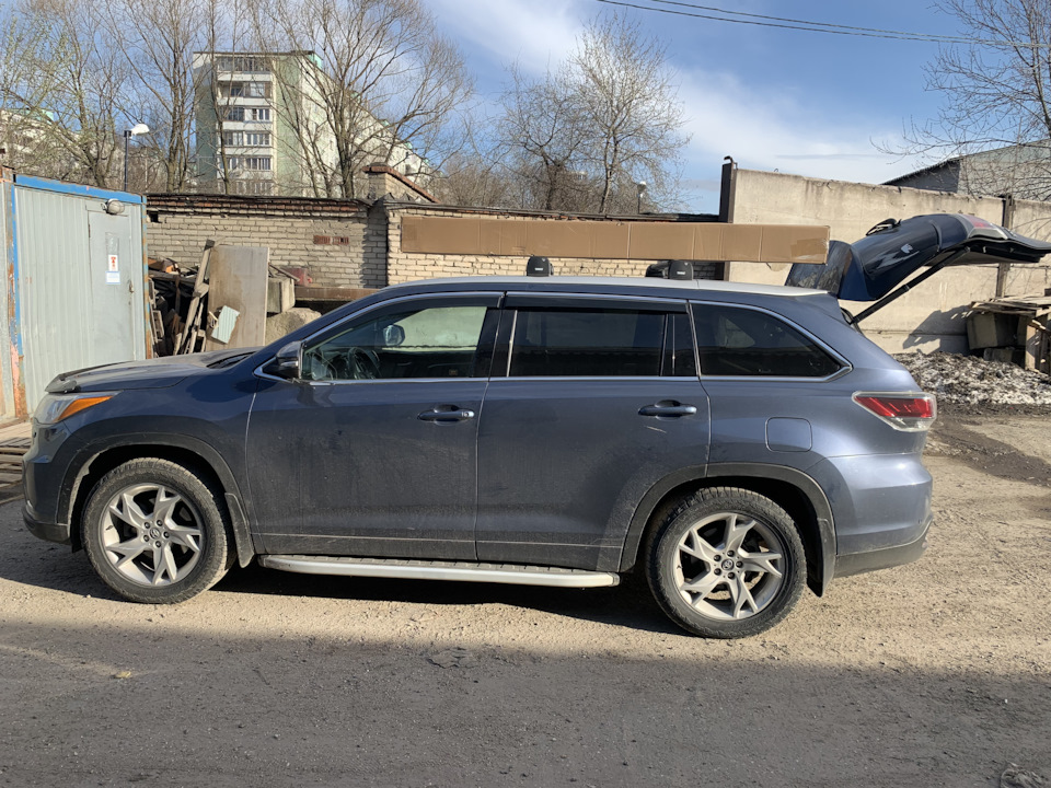 Фото в бортжурнале Toyota Highlander (XU50)