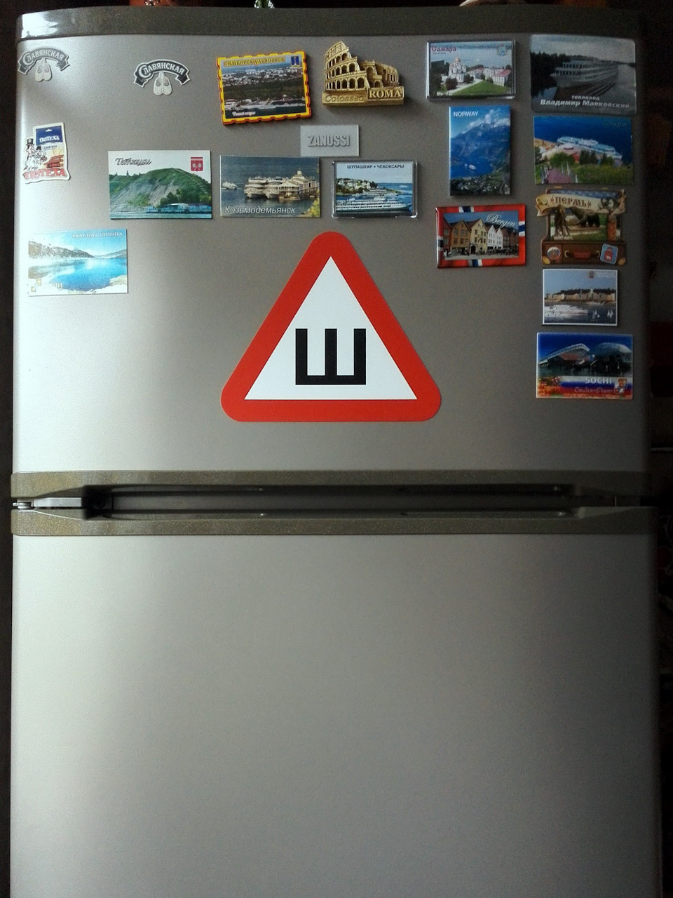 Сам виновник торжества, который сподвиг меня к покупке данного аксессуара. — Nissan Primera (P12)