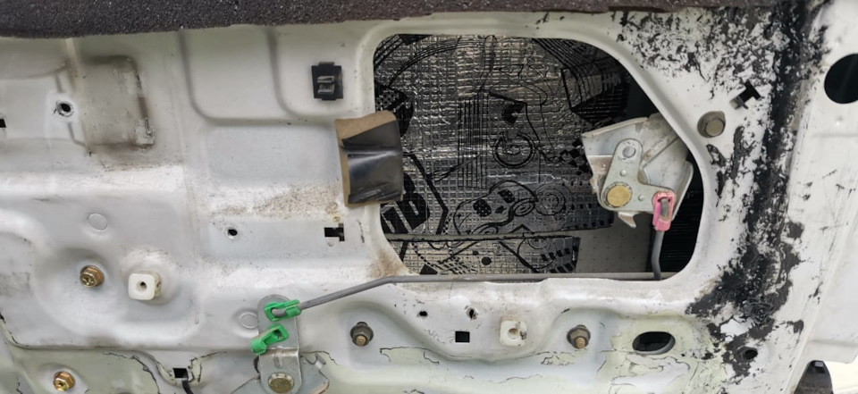 Демонтировал весь колхоз. — Nissan Cube I