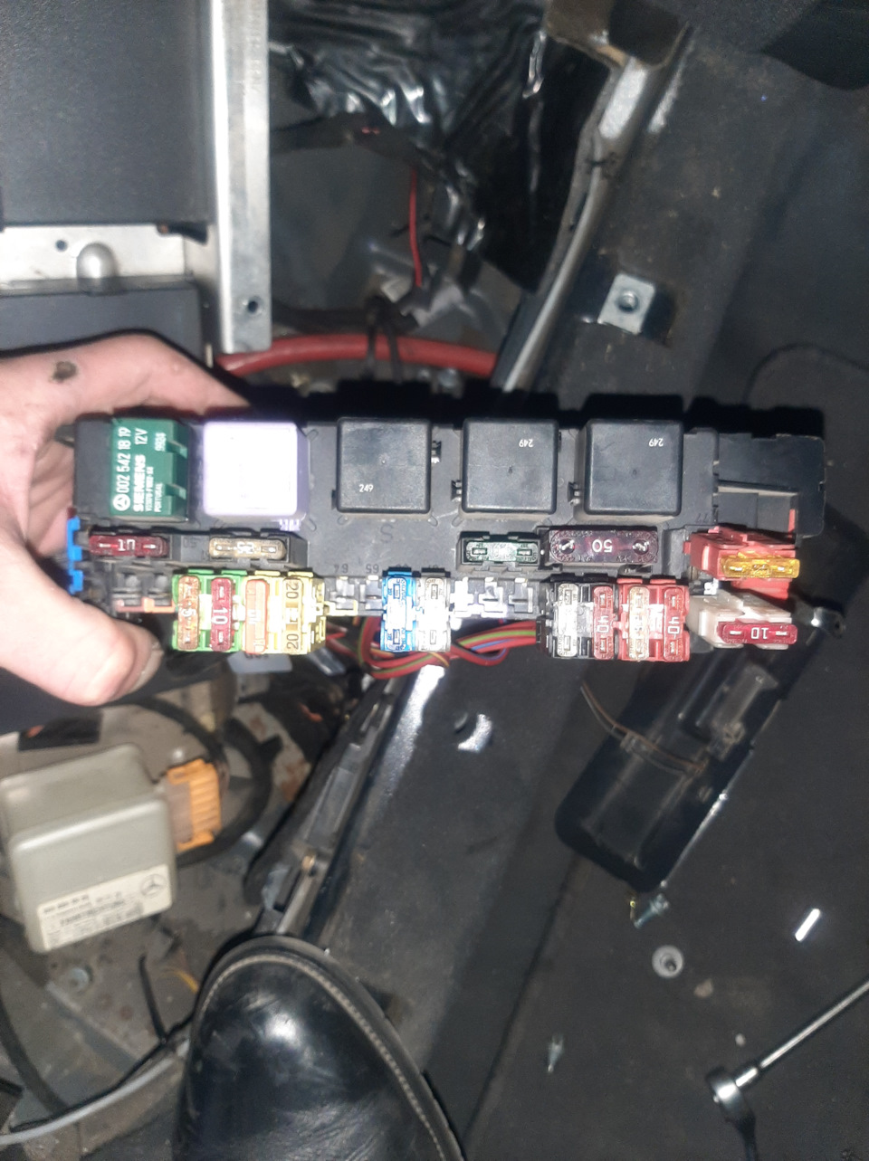 Так стоят реле и преды! — Mercedes-Benz S-Class (W220)