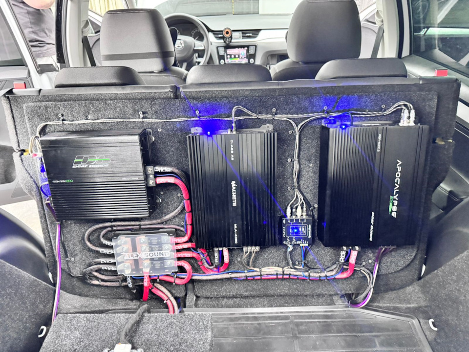 Усилители и разводка мое почтение — Skoda Rapid (1G)